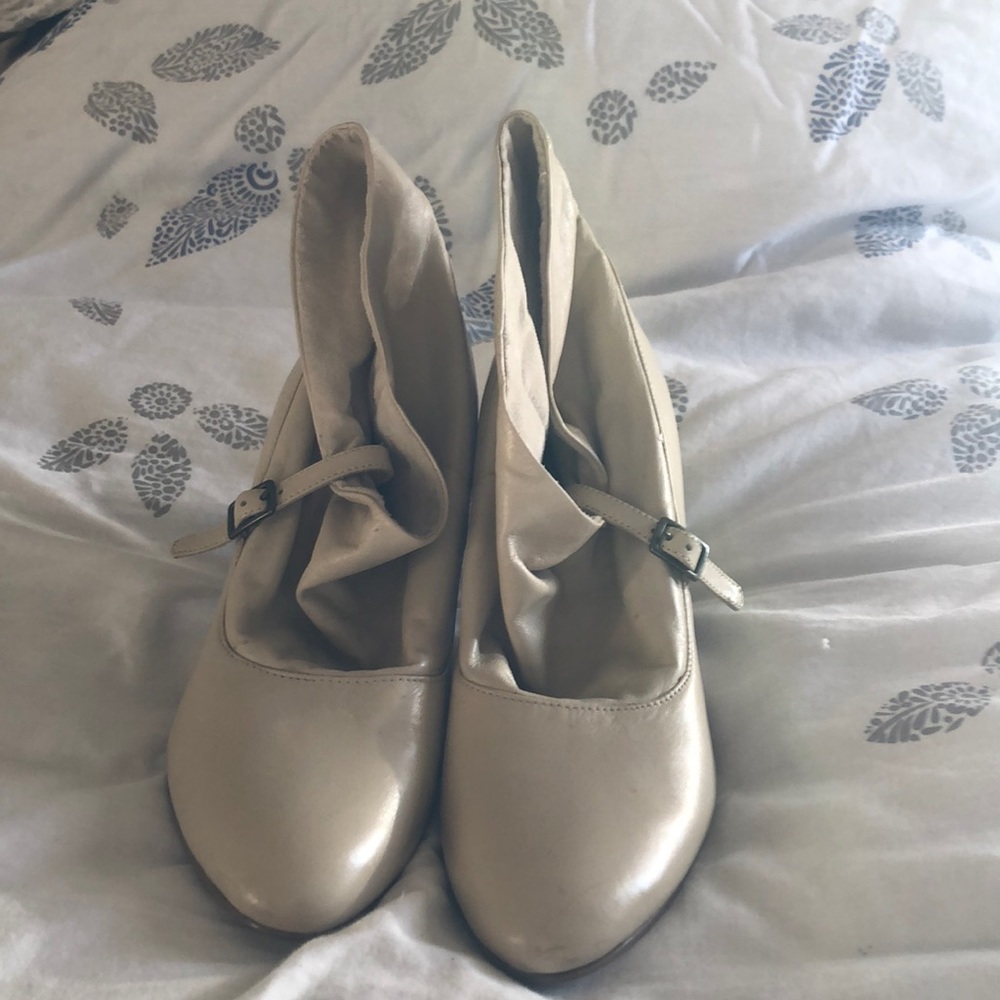 Tan booties - Picture 3 of 5